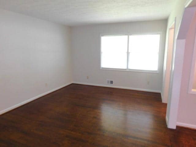 Building Photo - 879 Forest Ridge Dr SE