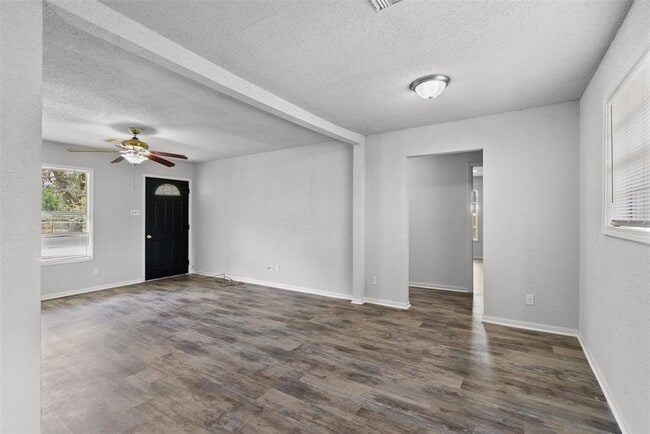 Building Photo - 815 Rugeley St