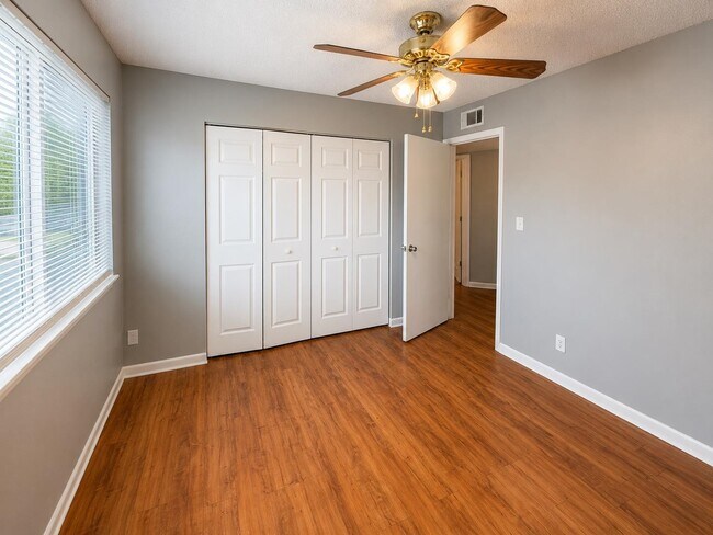 Building Photo - 403 Hayden Rd