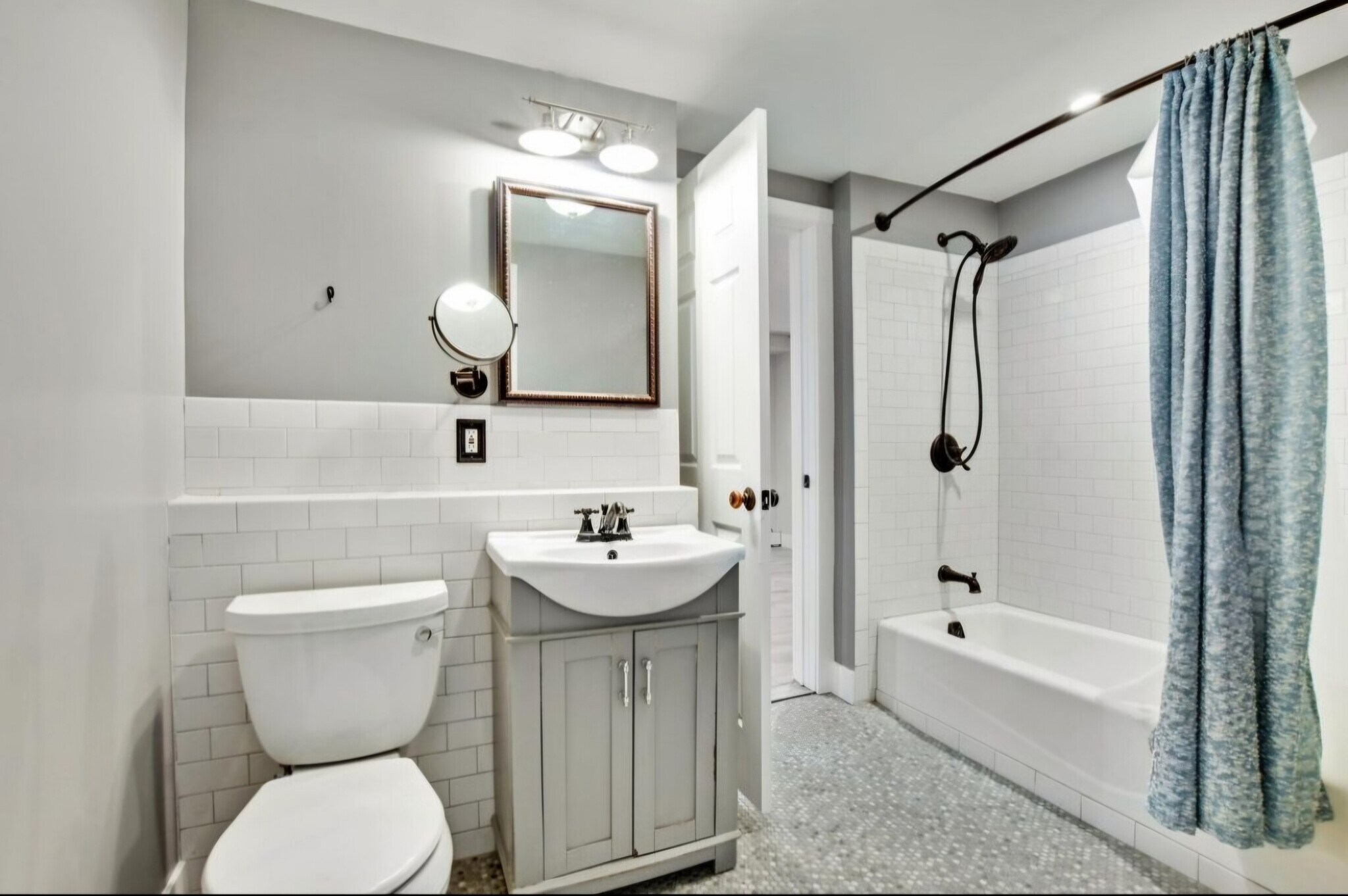 Bathroom - 728 Golden Ave