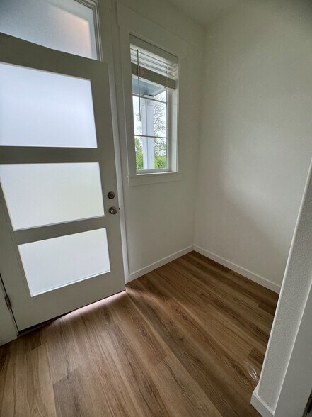 Building Photo - 6926 N Madison Cir