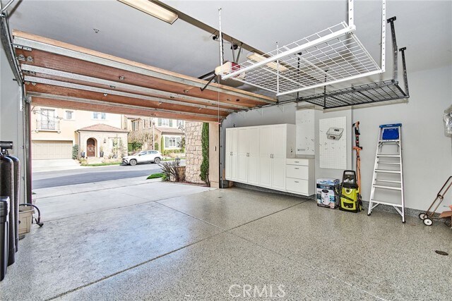 Building Photo - 116 Bridle Path