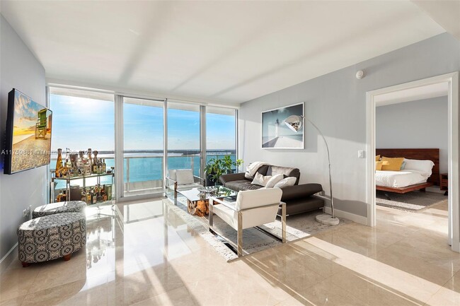 Building Photo - 1331 Brickell Bay Dr