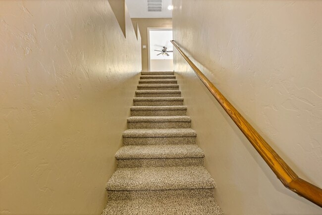 Building Photo - Paseo Estrella Gem at the base of Tucson icon A mountain! Minutes away from DownTown Tucson!