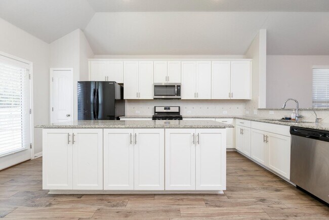 Building Photo - 7703 Kings Spring