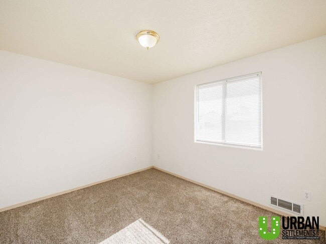 Building Photo - Mission Ave. 15313-15315 E