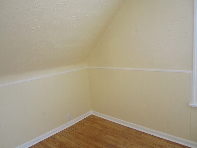 Building Photo - 3942 Emerson Ave N