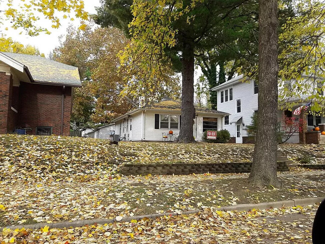 Primary Photo - 649 W Vine St