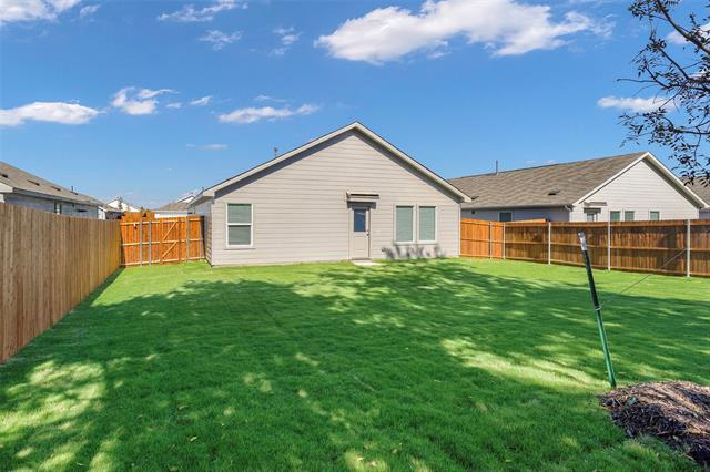 Building Photo - 1617 Parlier St