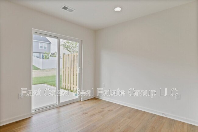 Building Photo - 11 Mengel Rd