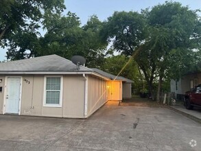 Building Photo - 1435 W Hammond St