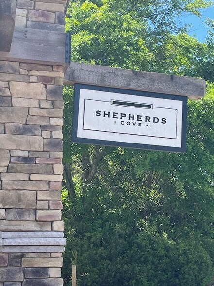 Building Photo - 230 Banbury Ln