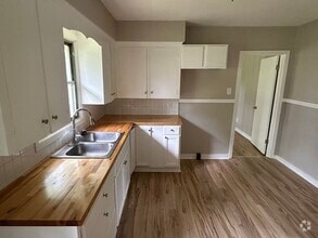Building Photo - remodeled 3 bedroom 1 bath home for rent i...