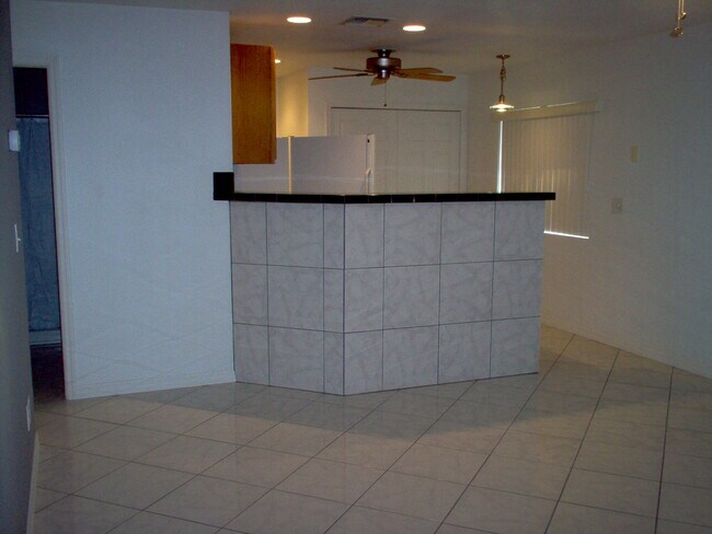 Building Photo - 2025 Curryville Rd