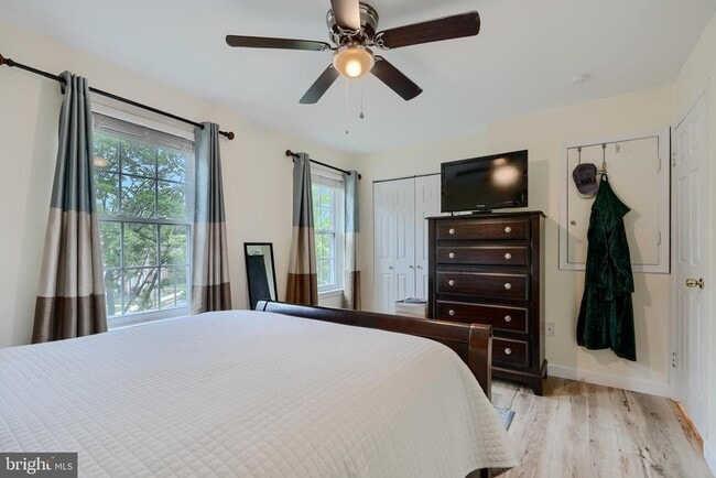 Building Photo - 6608 Ducketts Ln