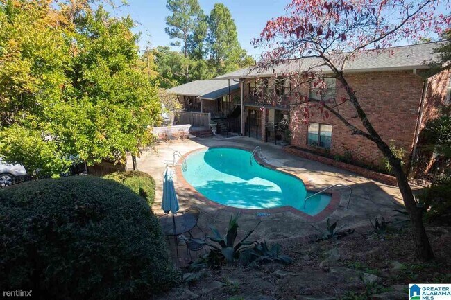 Building Photo - 2727 Highland Ave
