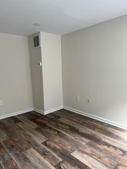 Building Photo - 4064 Edgewood Rd