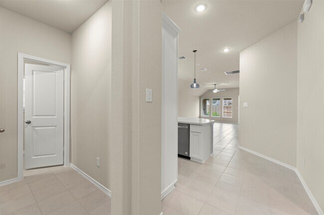 Building Photo - 327 Shining Succulent Dr
