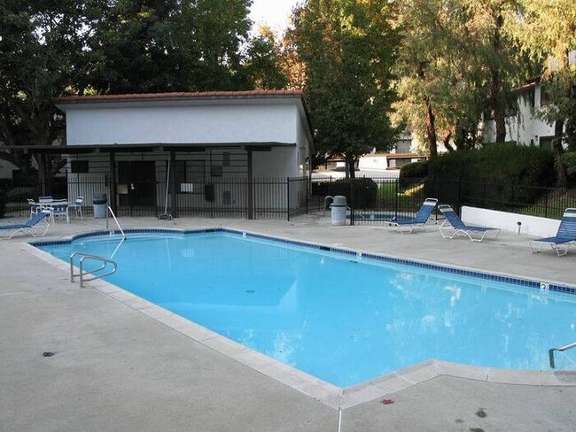 Building Photo - 5005 Collwood Way