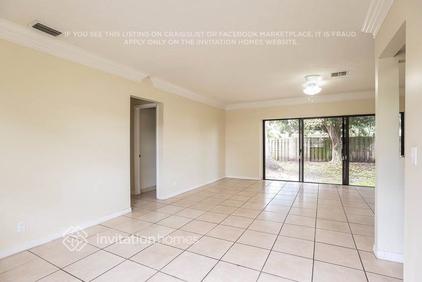 Building Photo - 636 Kingbird Cir