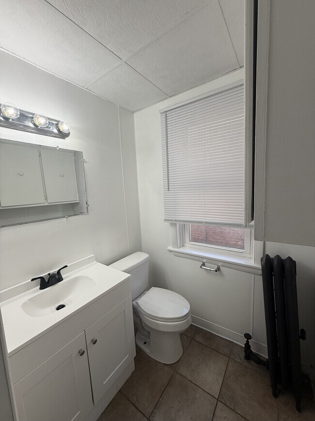 Building Photo - 3005 Derry St