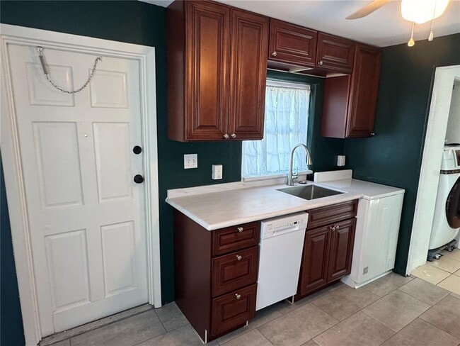 Building Photo - 2820 57th St S