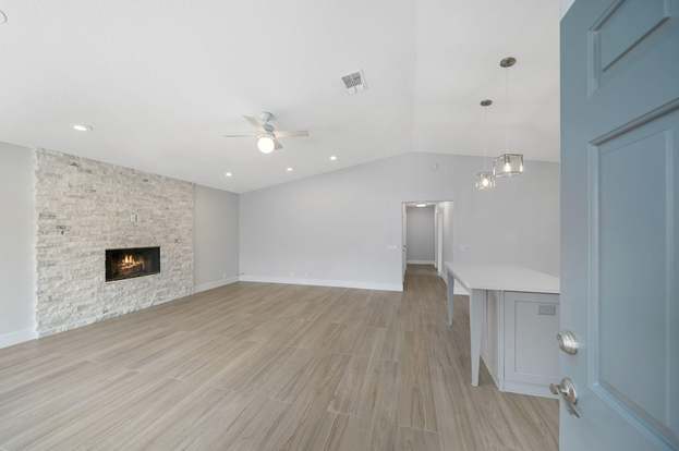Building Photo - 54140 Avenida Mendoza