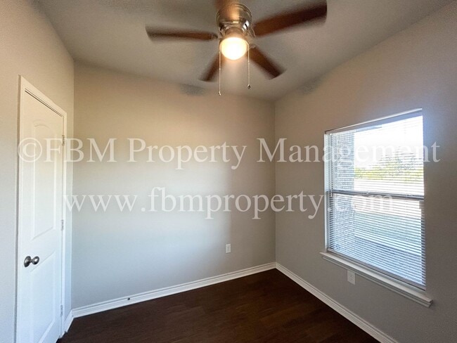 Building Photo - 1904 Uhl Rd