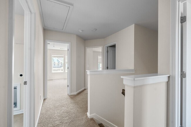 Building Photo - 755 Justify Lp