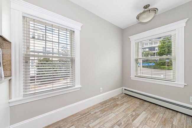 Building Photo - 600 Shirley St