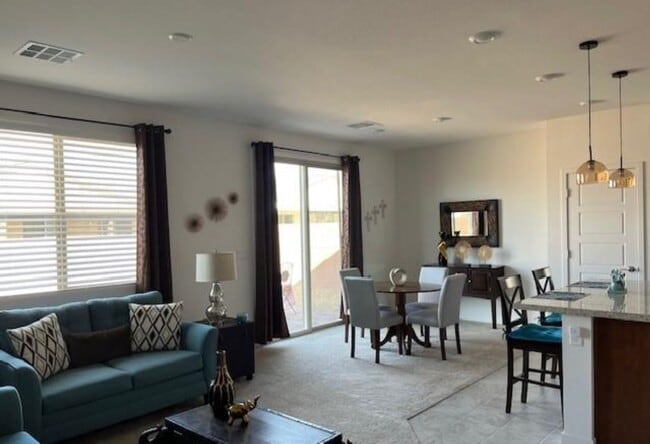 Building Photo - Beautiful one-story home in the golf course community of Mountain Falls