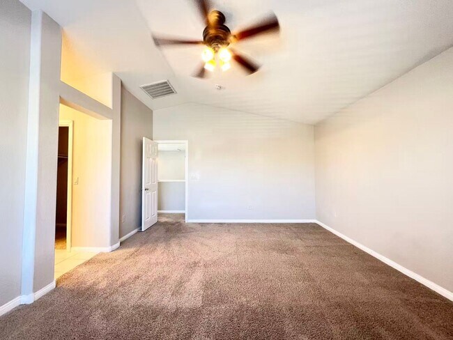 Building Photo - Beautiful single family Home in the SW Gated Community