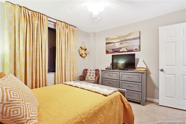 Building Photo - 10600 S Ocean Dr