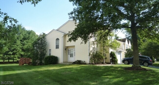 Building Photo - 14 Watchung Trail