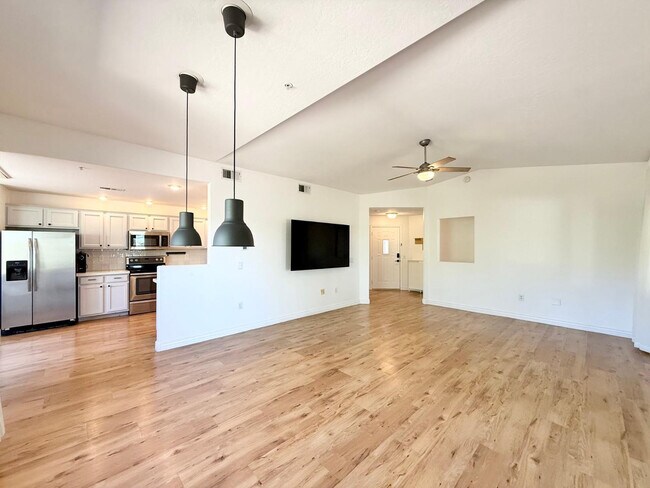 Building Photo - 16801 N 94th St