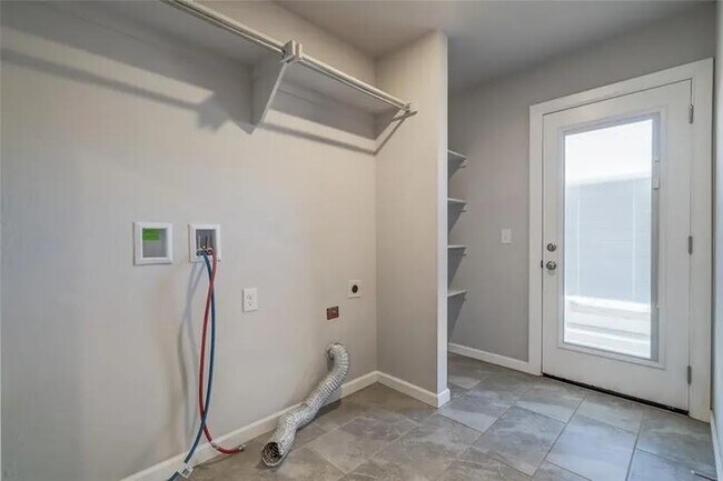 Building Photo - 9207 SW 47th St