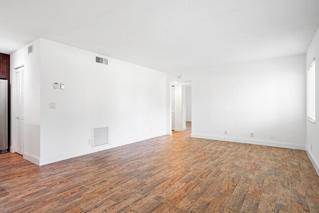 Building Photo - 4995 Sable Pine Cir