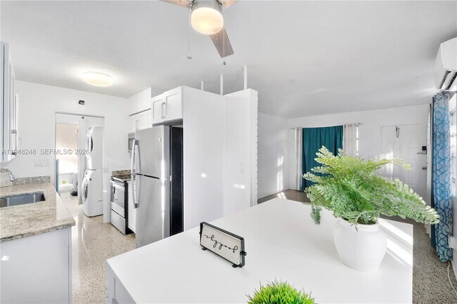 Building Photo - 1821 SW 11th Ct