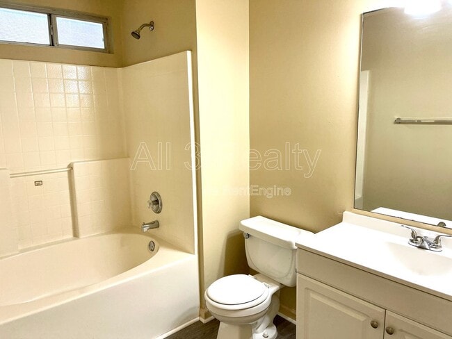 Building Photo - 132 Samanthas Way