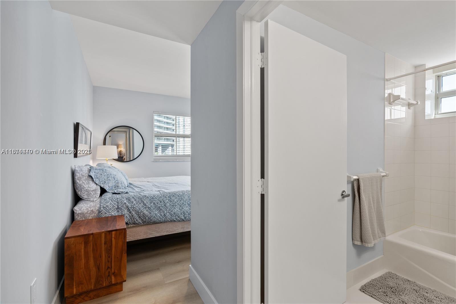 Building Photo - 185 SE 14th Ter