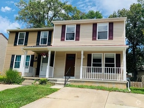 Building Photo - 7822 Marioak Dr