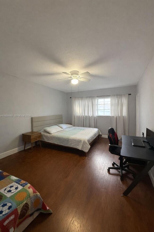 Building Photo - 9260 Bay Harbor Terrace