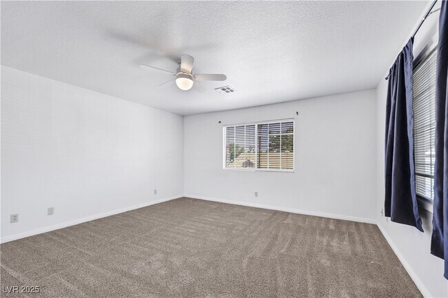 Building Photo - 815 Stillwater Ln