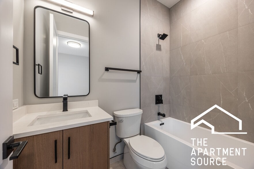 Building Photo - 3738 S Calumet Ave