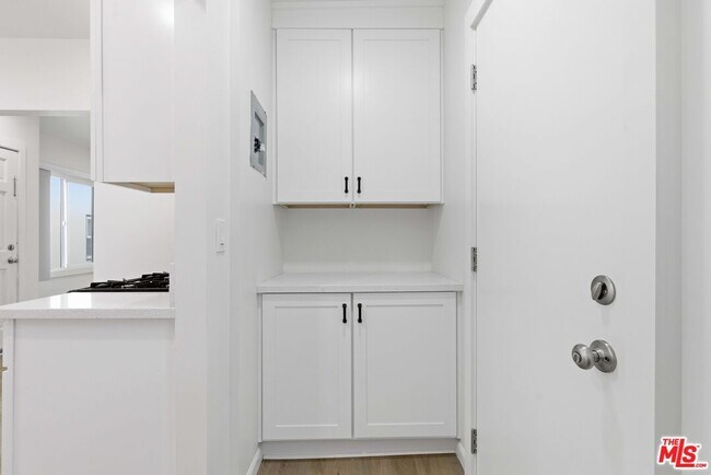 Building Photo - 580 W 15th St