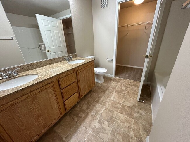 Building Photo - 2 BEDROOM CONDO IN SOUTHWEST LAS VEGAS CONDO