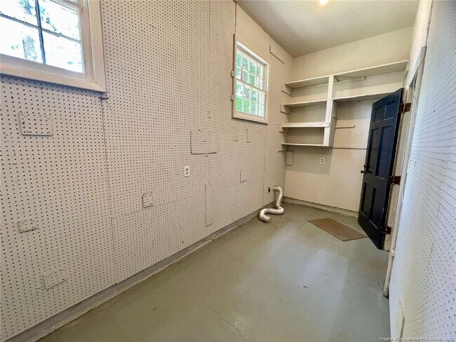 Building Photo - 2514 Dartmouth Dr