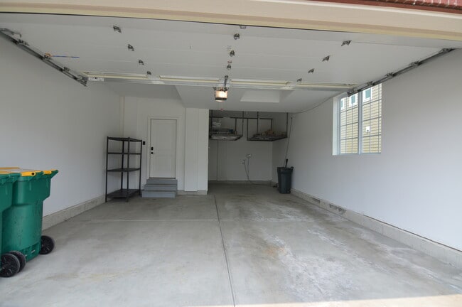 Building Photo - 124 Roman Ln