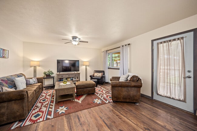 Building Photo - 623 W Florida Cir