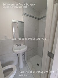 Building Photo - 26 Vineyard Ave